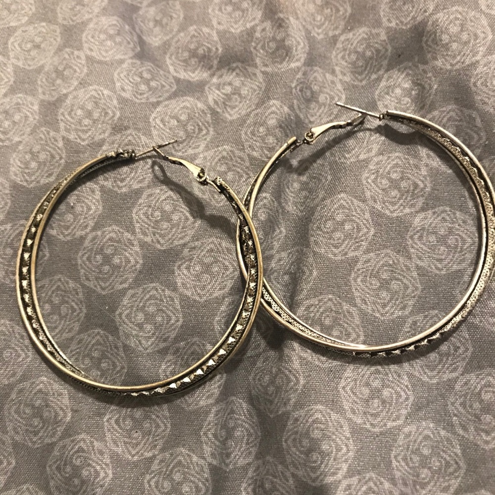 FREE ADD ON $30+ Detailed Hoop Earrings